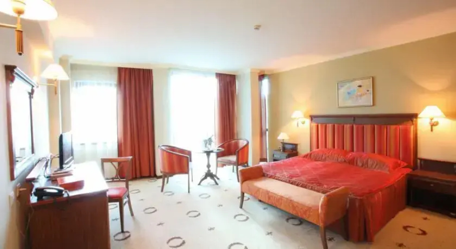 Efir Hotel