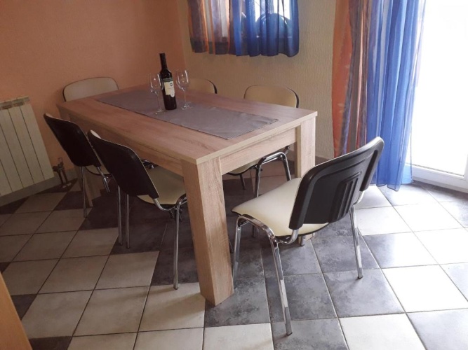 3 Bedrooms Apartment