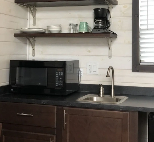 1 Bedroom Economy room with mountain view