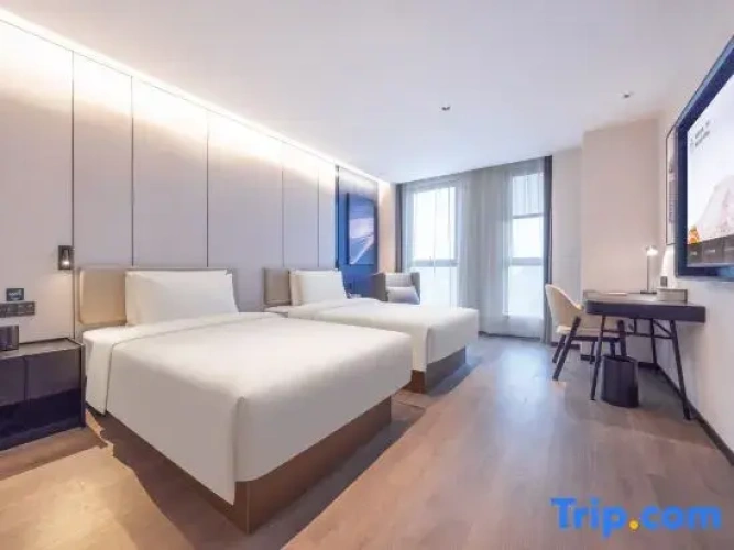 Superior Twin room with city view