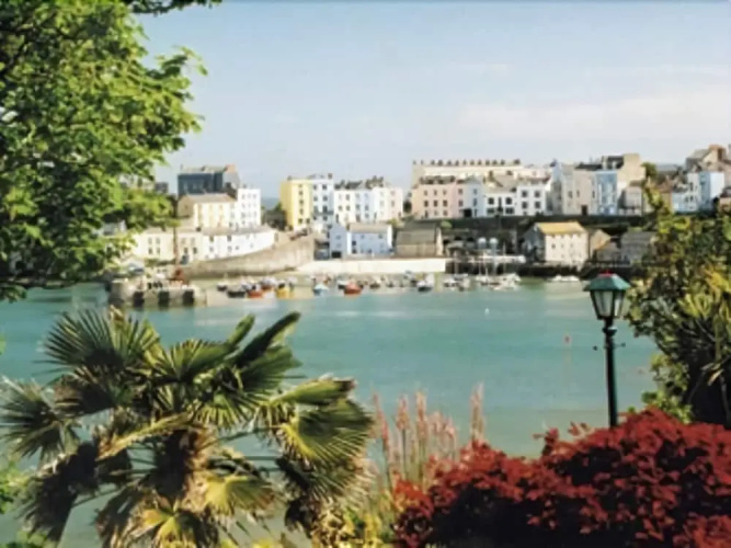 Cwm Deri