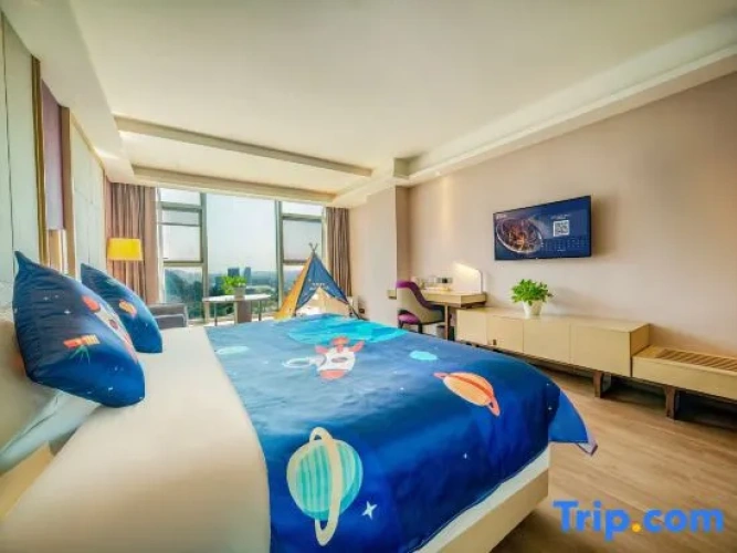 Deluxe Double Family room with mountain view