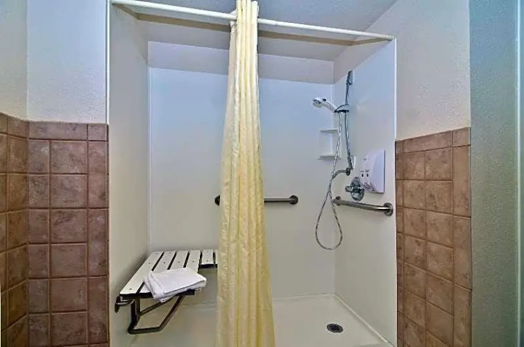 Quadruple Family Suite