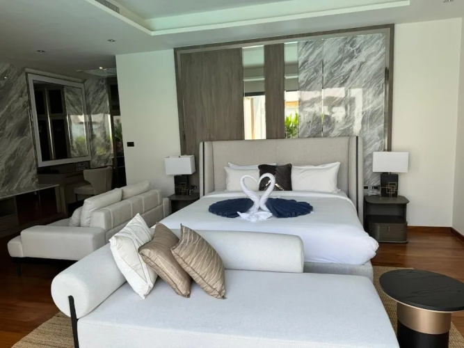 Breeze Villa with maid by Lofty