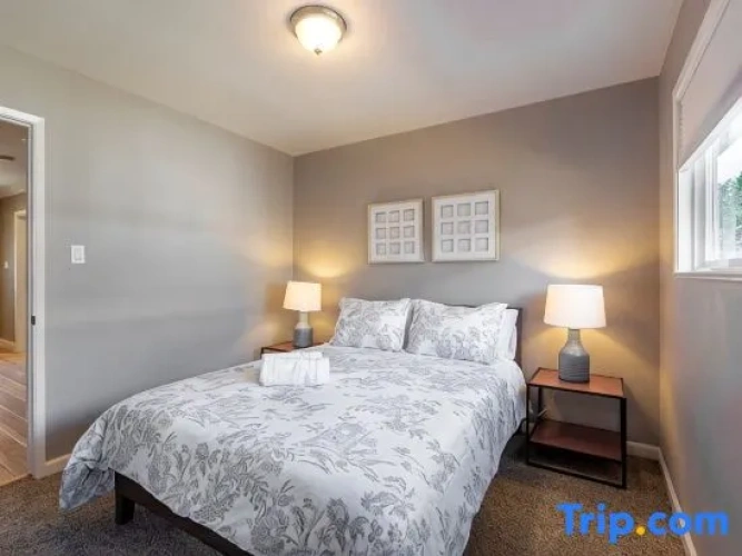 3 Bedrooms Apartment