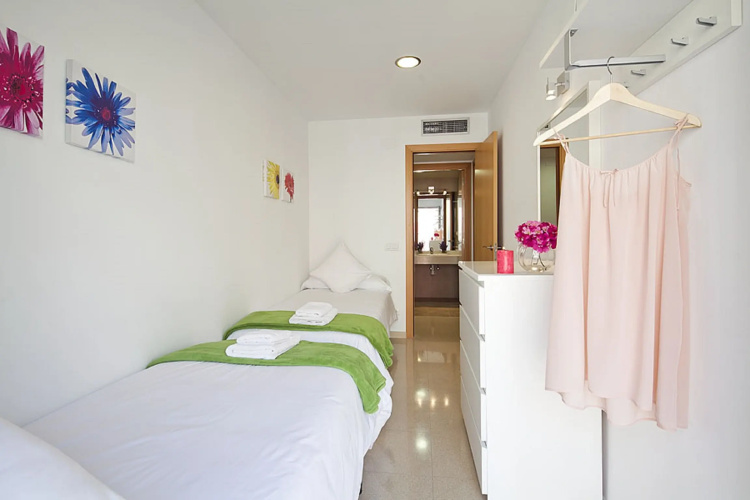 Charmsuites Paralel Apartments