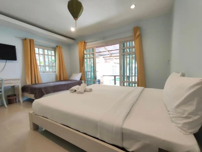 Standard Twin room with sea view