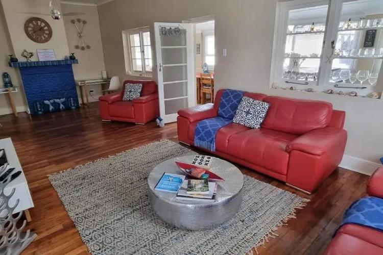 3 Bedrooms Cottage