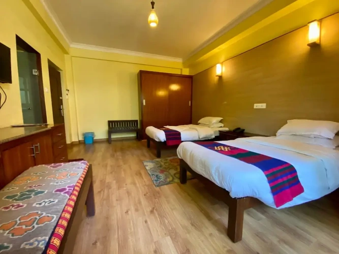 Standard Twin room with balcony