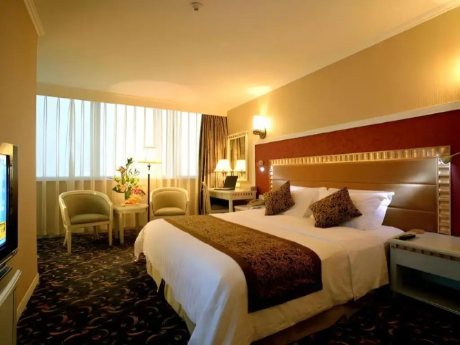 Green Land Hotel