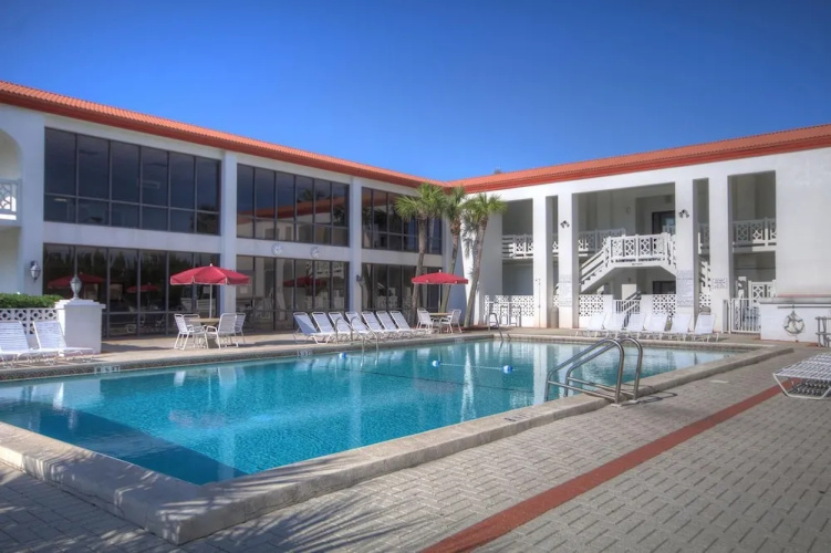 351 El Matador 2 Bedroom Condo by RedAwning