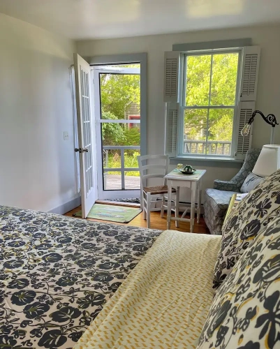 Standard Double room with partial ocean view