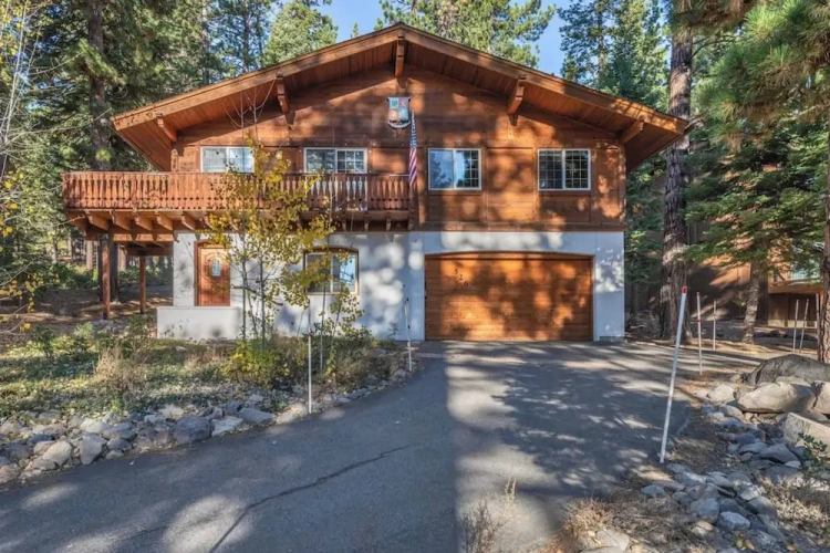 3 Bedrooms Cottage with balcony