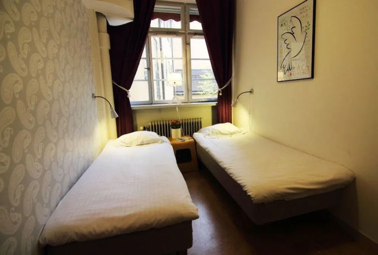 Castanea Old Town Hostel