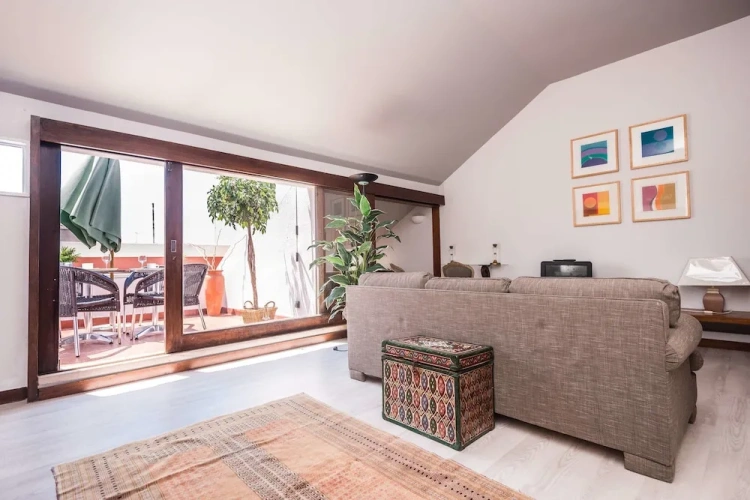 3 Bedrooms Apartment
