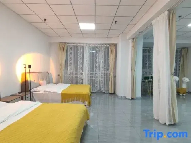 Suite with canal view
