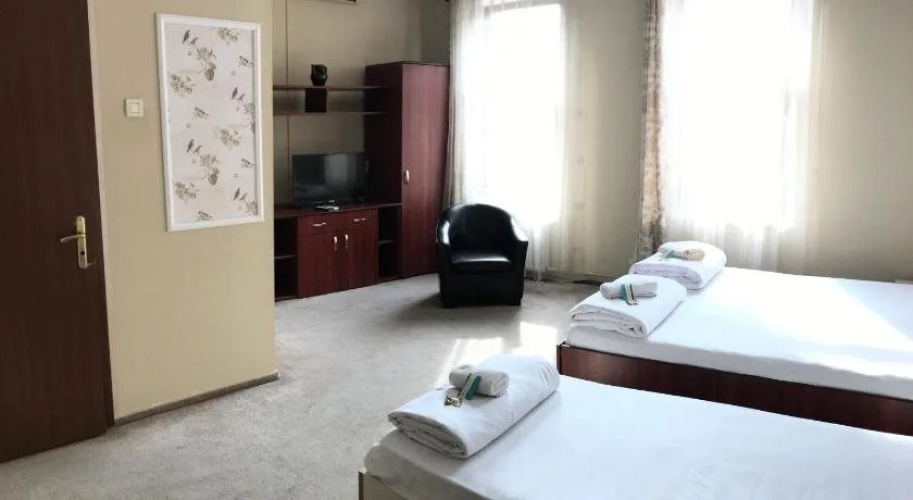 Hotel Lexus - Fost Cosmin