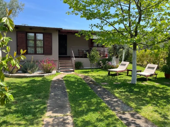 2 Bedrooms Cottage