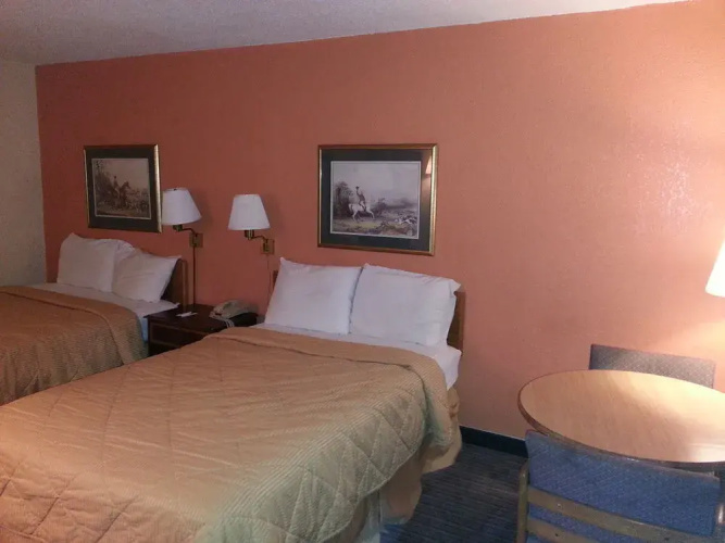 Rodeway Inn & Suites