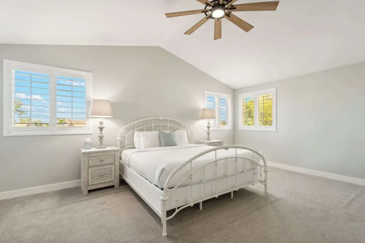 Spacious Retreat With Pool & Golf Course View!