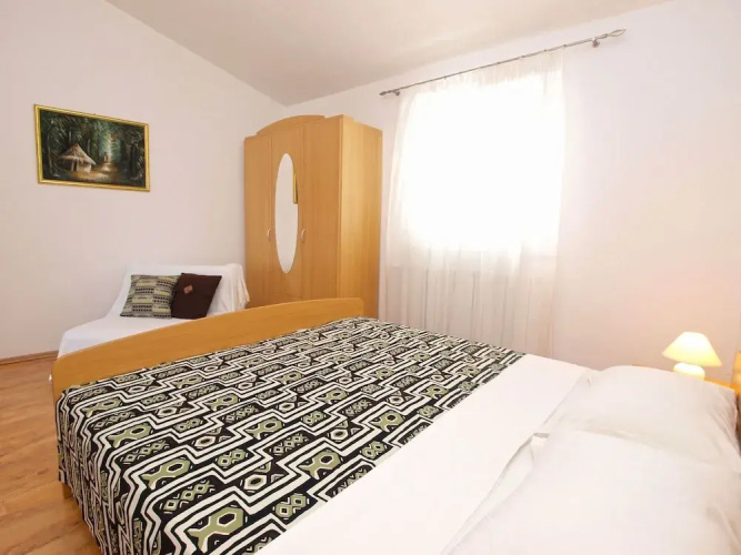 Apartment 440