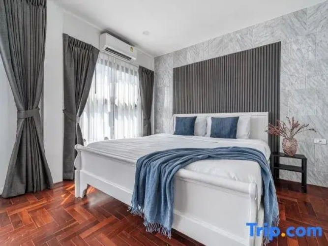 5 Bedrooms Standard room