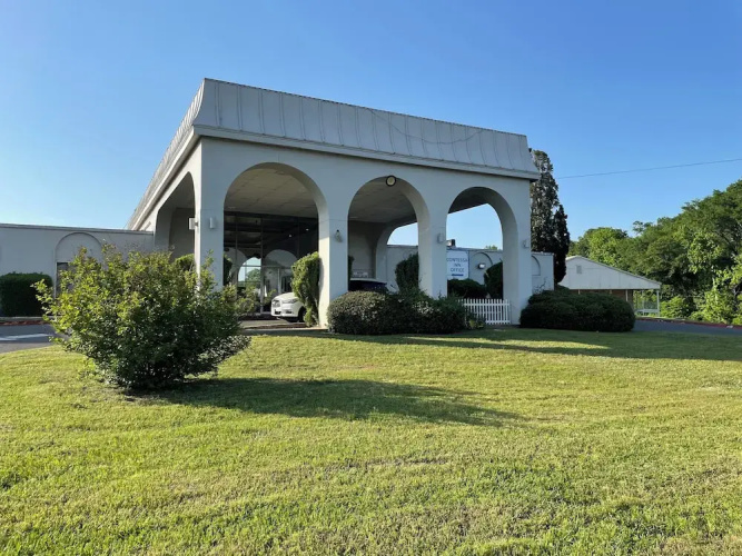 Contessa Inn