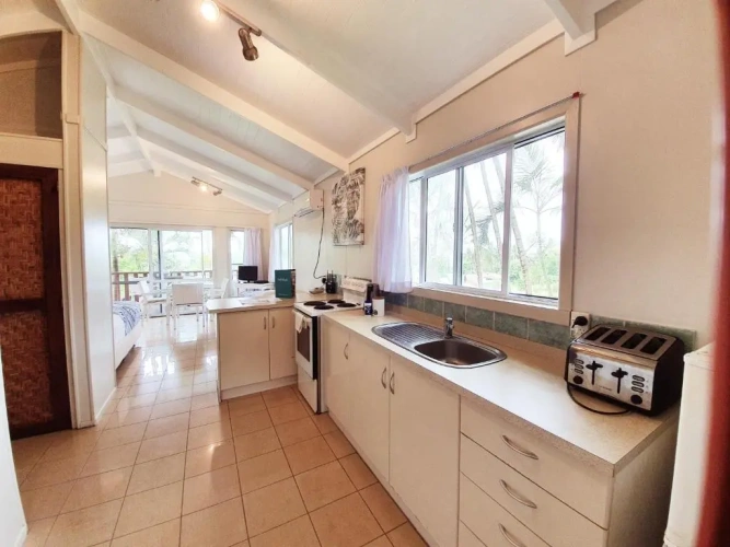 Bungalow with partial view