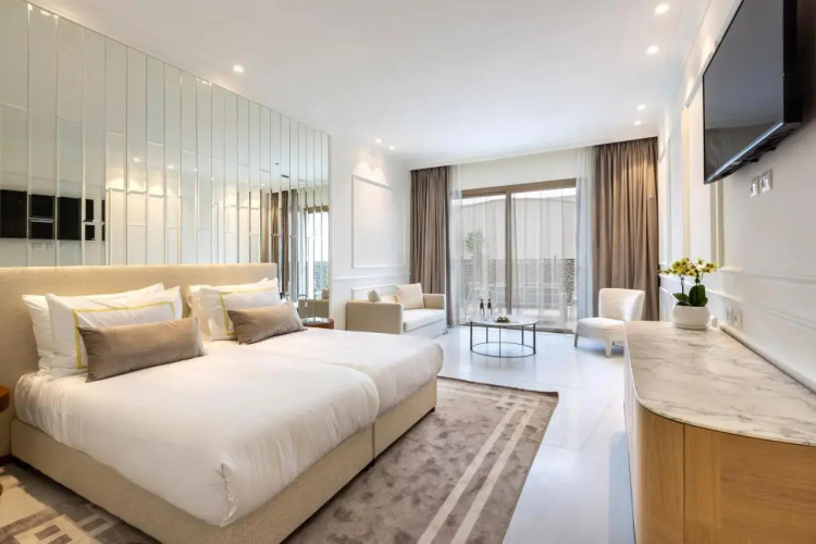 DHotel
