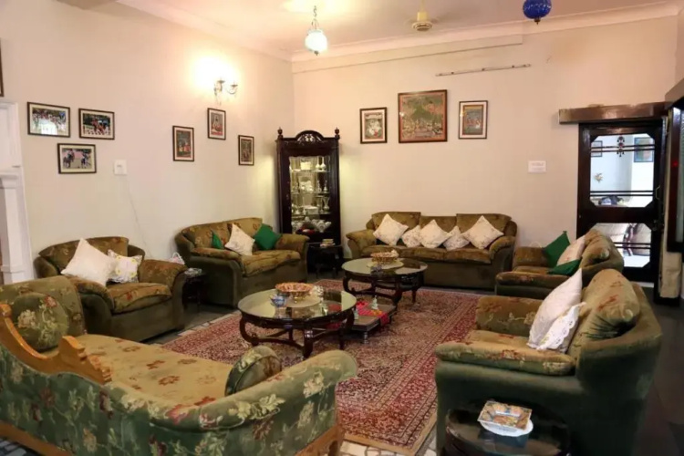 Hotel Karan Villas