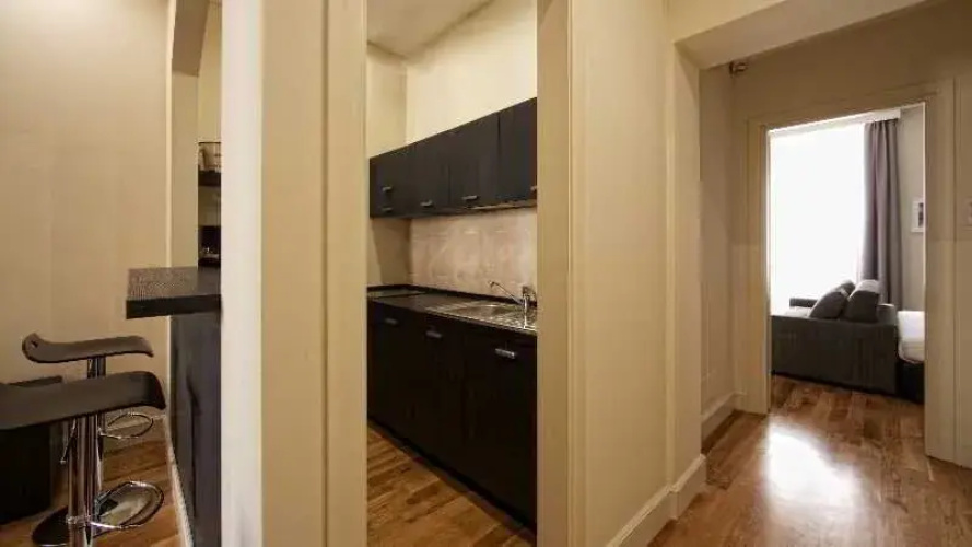 Rhome Terminal Suite & Apartment