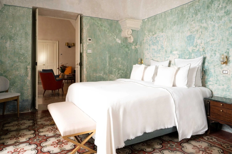 Grand room