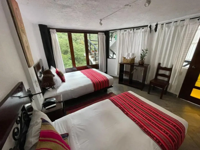 Standard Triple room
