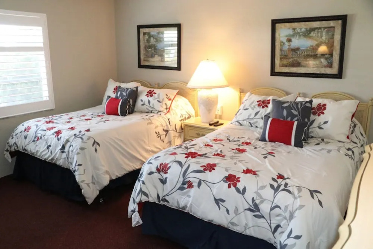 Jamaica Royale 054 - 1 Br Apts