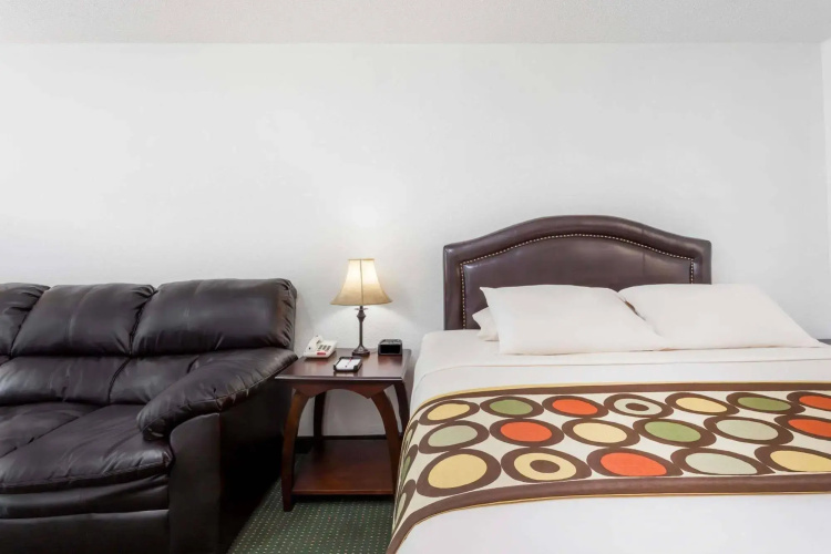 Simple Rewards Inn