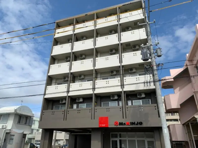 Mr. Kinjo Grand Cats (Ishigakijima) - Ishigaki