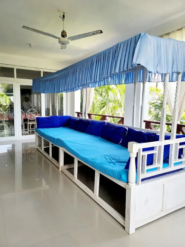 Green Malindi Apartments by RevSerene