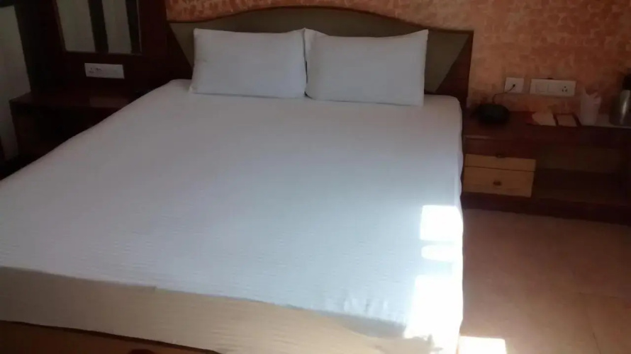 Wingston A TreeHouse Hotel Mathura