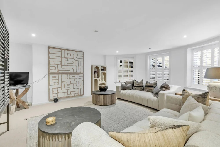 Central Snug With Patio By My Getaways