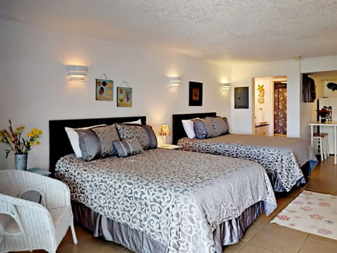 125 Sea Breeze - Studio Condo