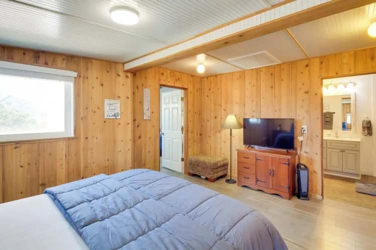 5 Bedrooms Cottage