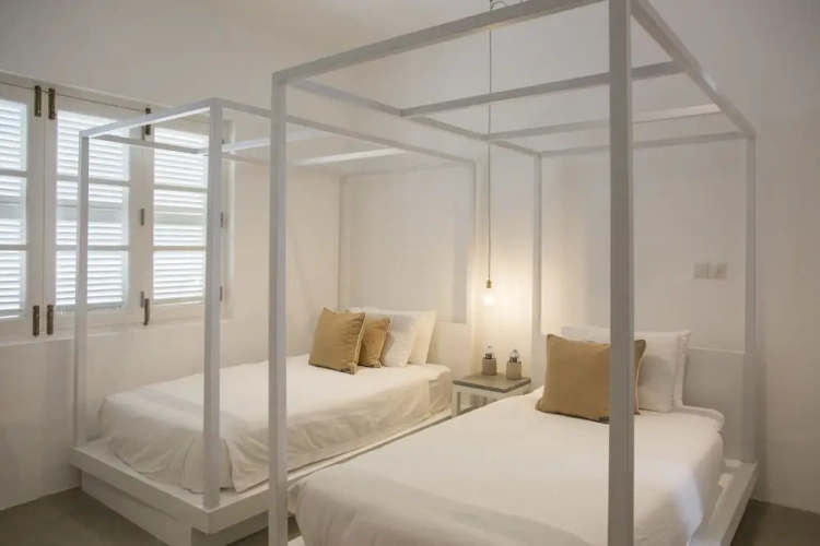 Standard Twin room with inland view