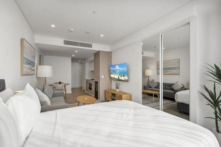 Chic Studio Stay Near Cafes and Coastline