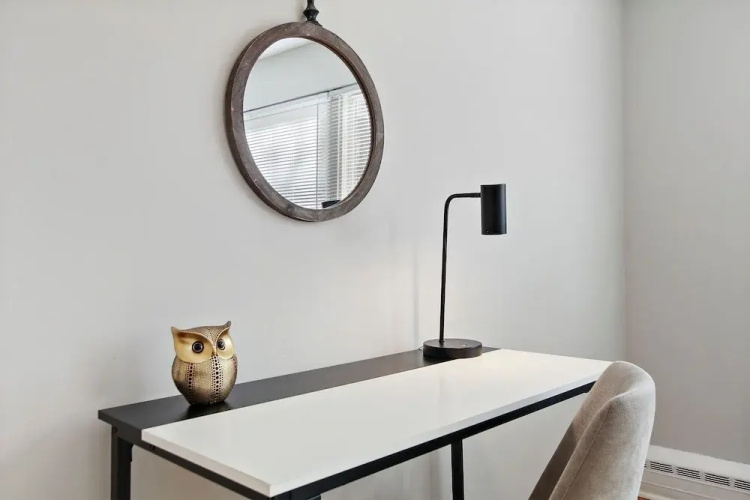 1BR Roomy Apartment in Bowmanville