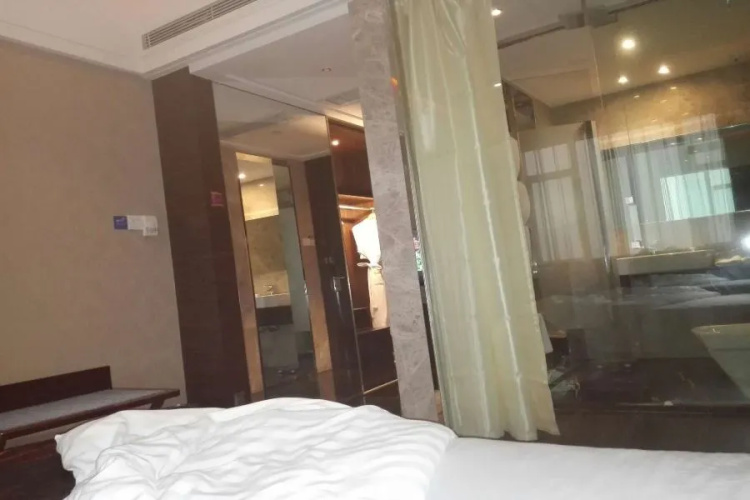 Romantic Hotel
