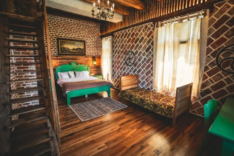 Standard Triple room