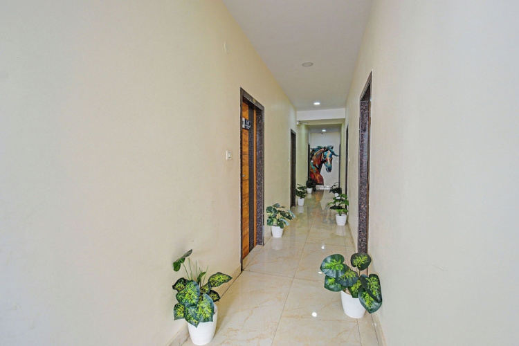 Fabhotel La Vista Inn Grand