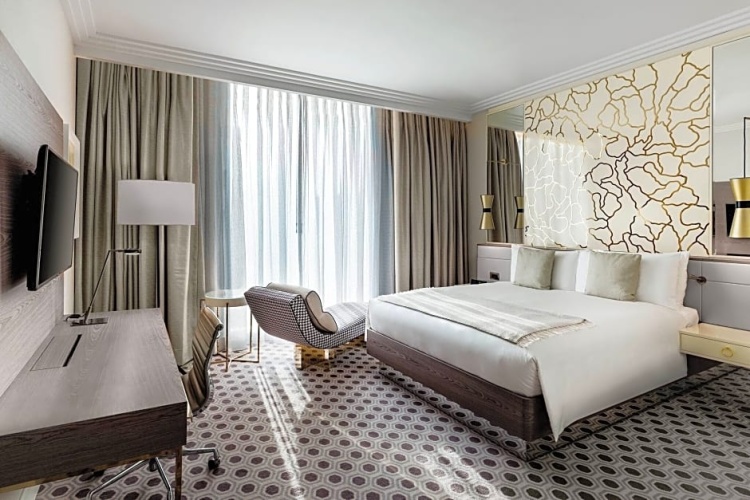 1 Bedroom Executive M Club Double Suite with sea view