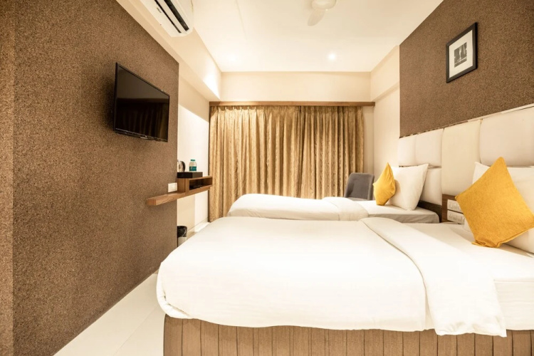 Hotel Pacific Residency