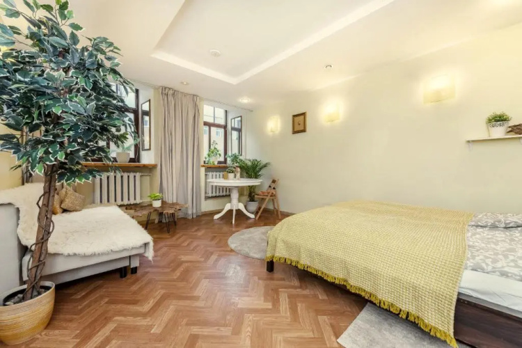Cozy Suite with Inner Yard
